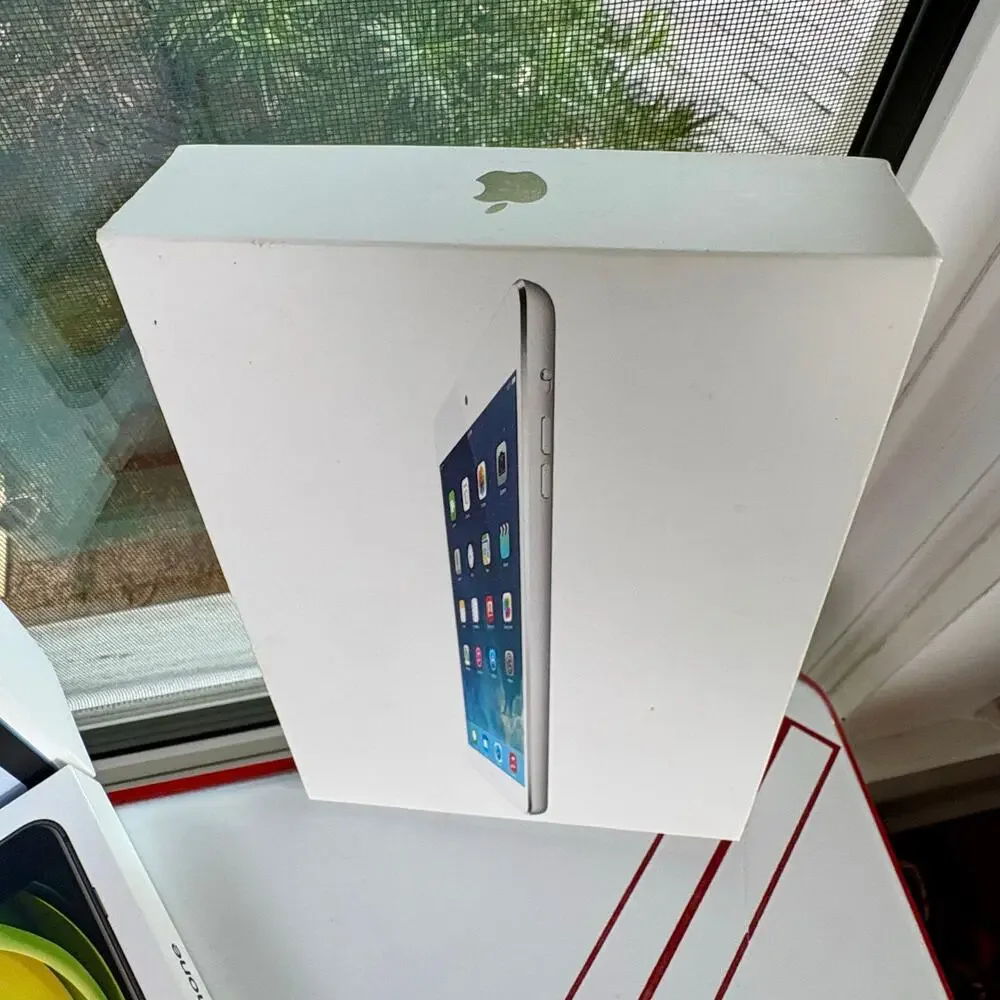 Lot of 4 EMPTY Apple Boxes, iPad iPhone SE AirPods Pro Packaging